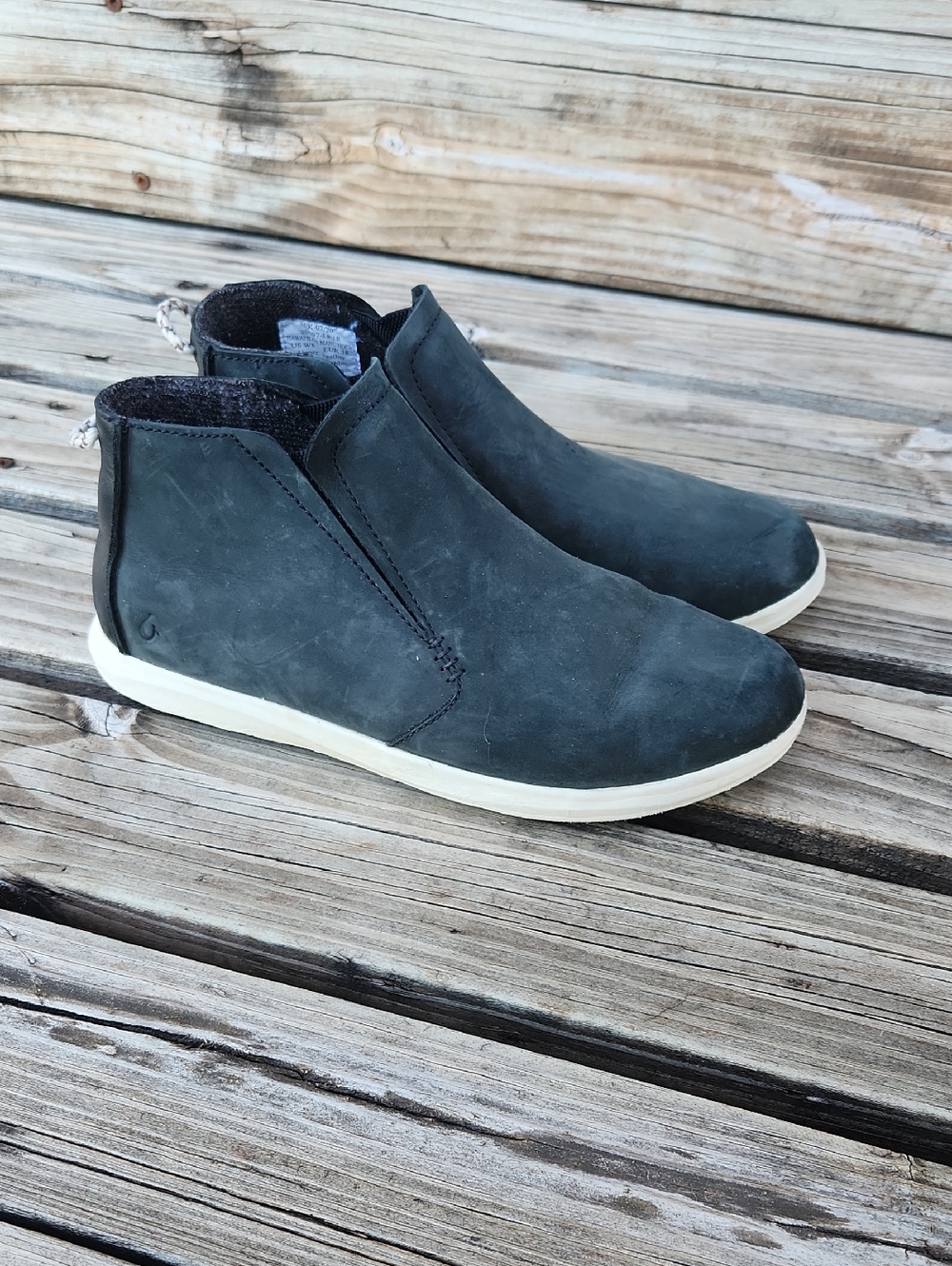 Olukai Hawai'iloa Manu Hope Sneaker Black Leather 8 Casual Slip On
